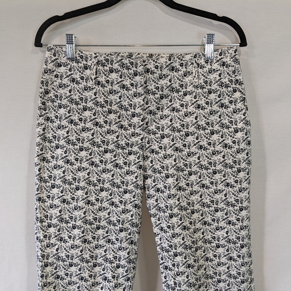 Ann Taylor White and Black Floral Cotton Capris size 4 - Picture 2 of 12